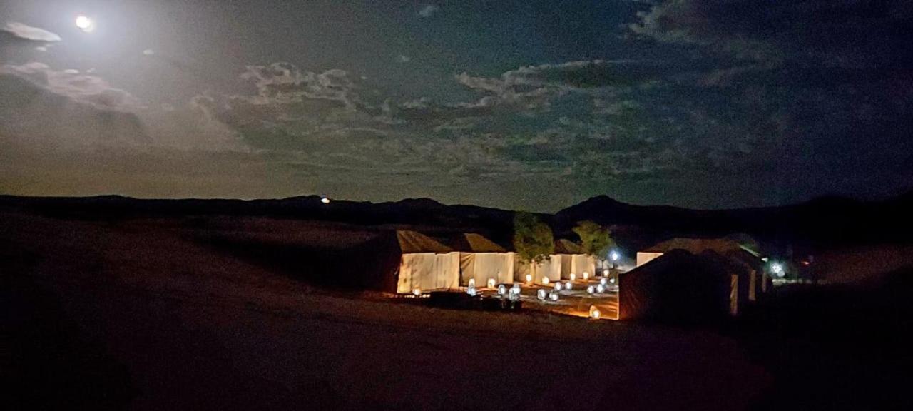 Erg Chebbi Dunes Desert Camp Hotel Мерцуга Екстериор снимка
