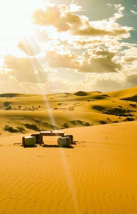 Erg Chebbi Dunes Desert Camp Hotel Мерцуга Екстериор снимка
