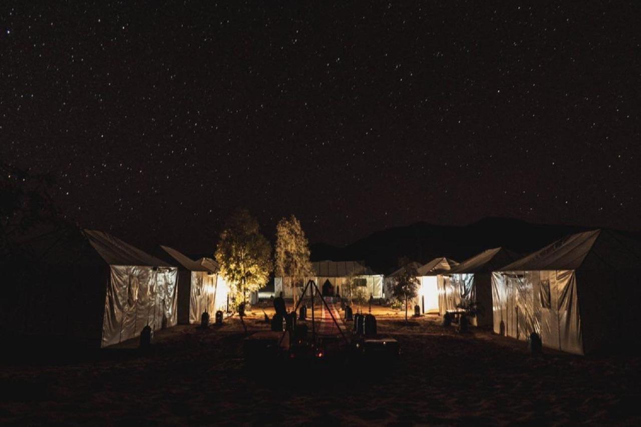 Erg Chebbi Dunes Desert Camp Hotel Мерцуга Екстериор снимка