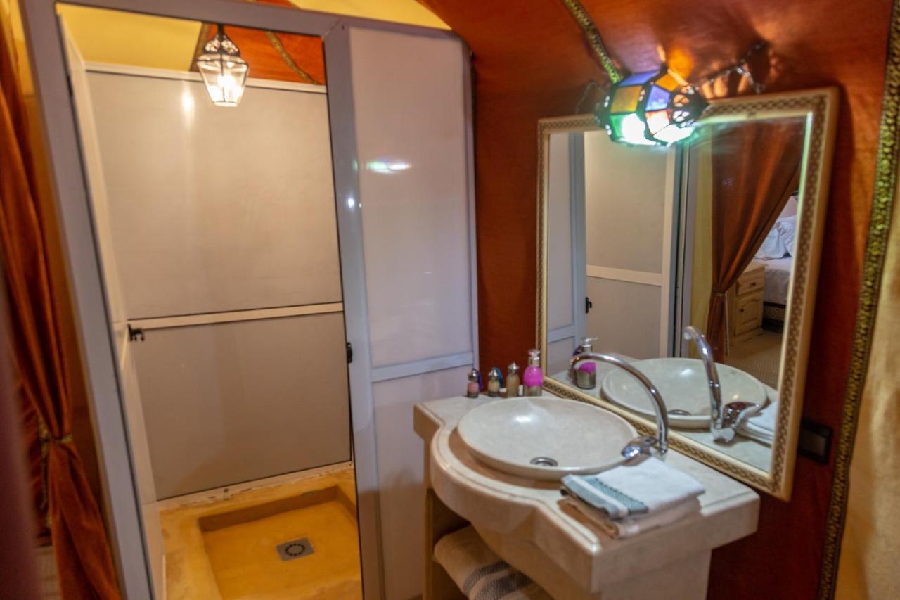 Erg Chebbi Dunes Desert Camp Hotel Мерцуга Екстериор снимка