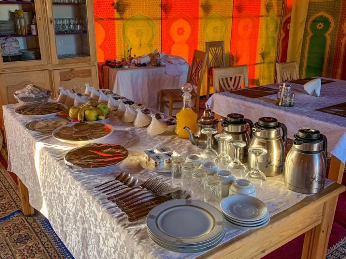 Erg Chebbi Dunes Desert Camp Hotel Мерцуга Екстериор снимка