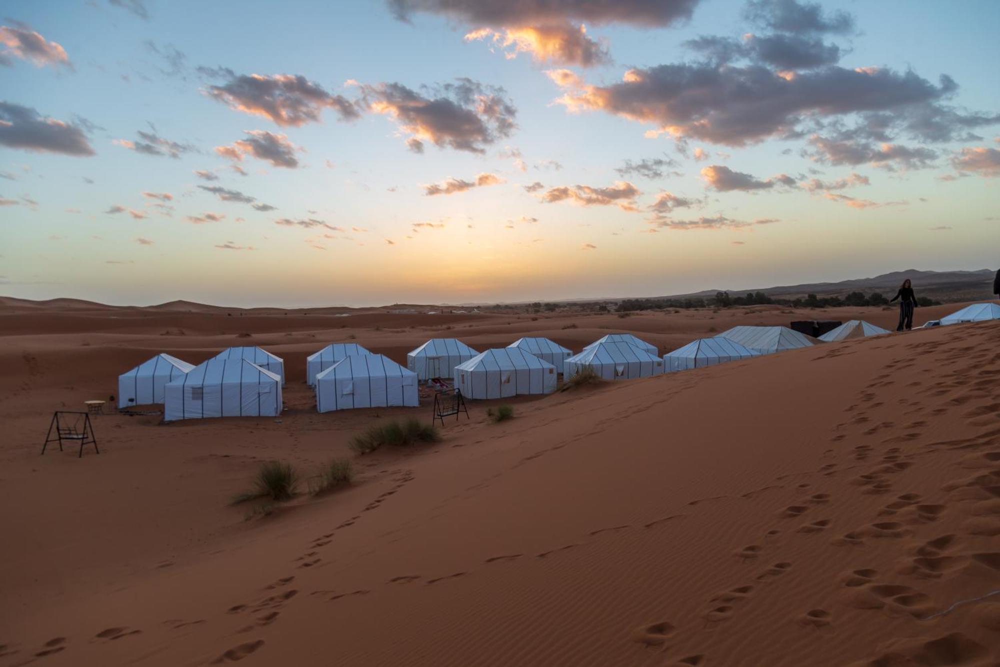 Erg Chebbi Dunes Desert Camp Hotel Мерцуга Екстериор снимка